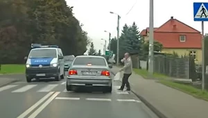 Policja poszukuje kierowcy BMW na holenderskich numerach. Chyba się myli 