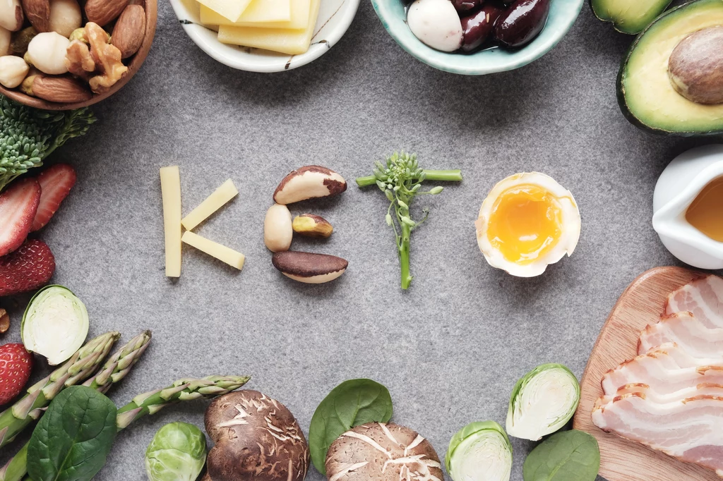 Dieta ketogeniczna wyklucza z jadłospisu wszelkie węglowodany, w tym pieczywo, makaron, kasze i ziemniaki