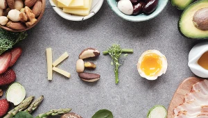 Dieta ketogeniczna wyklucza z jadłospisu wszelkie węglowodany, w tym pieczywo, makaron, kasze i ziemniaki