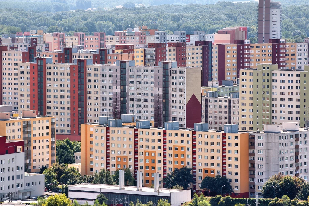 Gigantyczne blokowisko zamieszkuje ponad 100 tysięcy osób