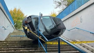 Kobieta tłumaczyła się policji zmęczeniem i brakiem umiejętności jazdy