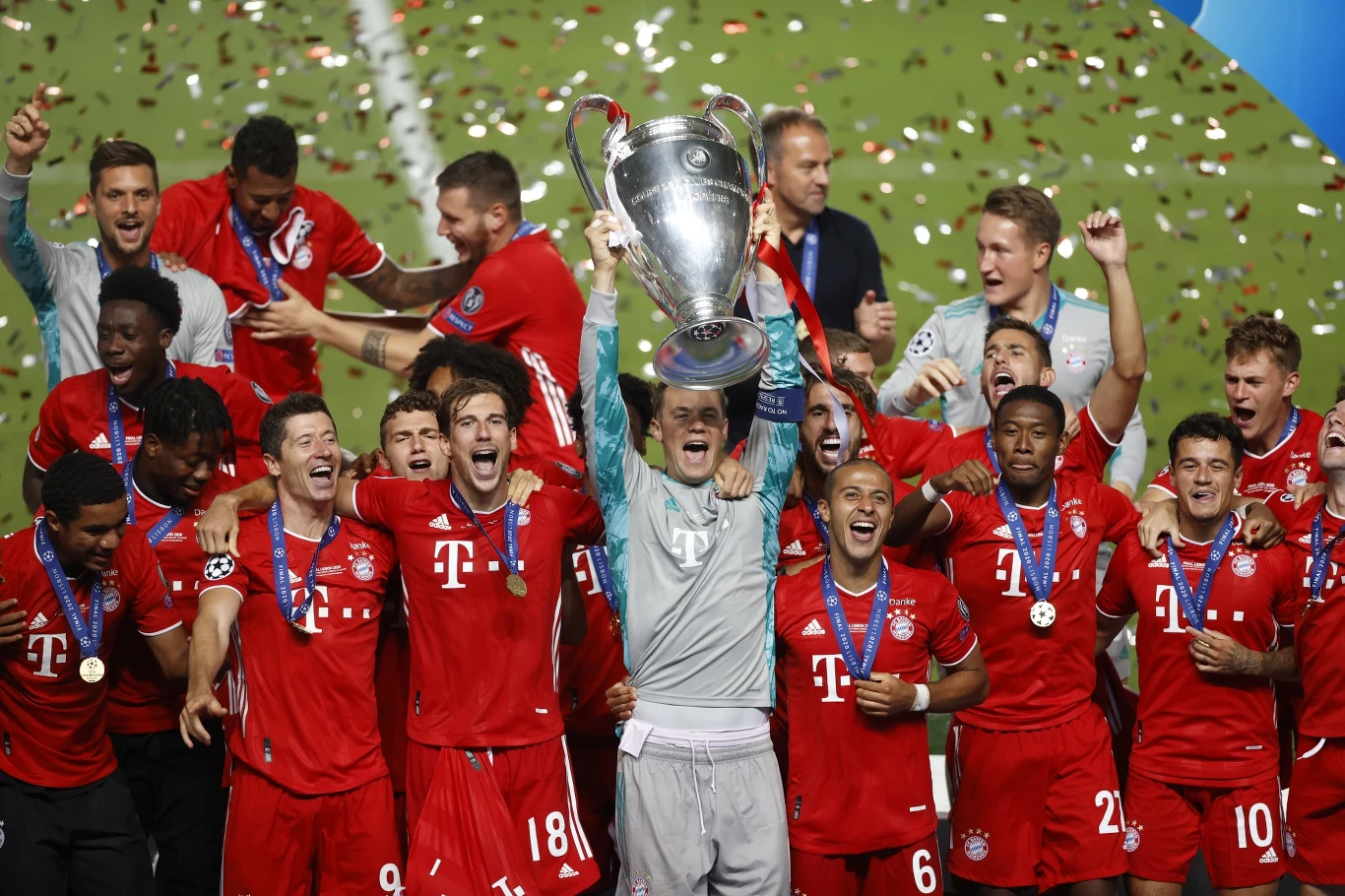 "Bayern jest po prostu zespołem odległym o lata świetlne, z innej galaktyki. Zasługują na każde euro. Może warto by coś z tego stylu wdrożyć?" "Bayern jest po prostu zespołem odległym o lata świetlne, z innej galaktyki. Zasługują na każde euro. Może warto by coś z tego stylu wdrożyć?"