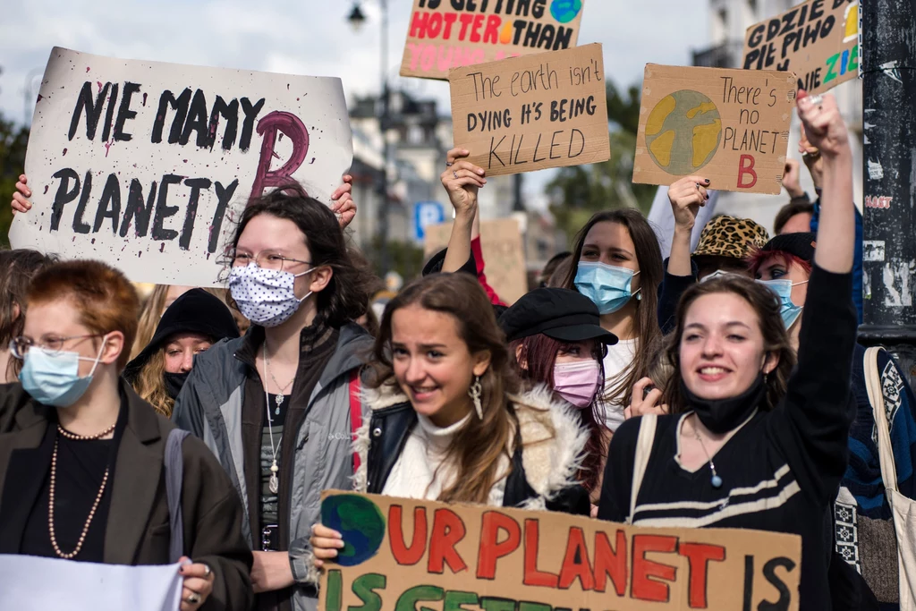 Młodzieżowy Strajk Klimatyczny - marsz w Warszawie.