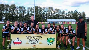 Biało-Zielone Ladies Gdańsk z tytułem mistrzowskim - Karolina Jaszczyszyn pierwsza z lewej, Janusz Urbanowicz pierwszy z prawej