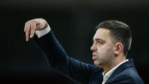 Trener Trefla Sopot, Marcin Stefański podczas meczu z HydroTruckiem Radom