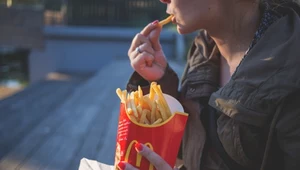 McDonalds próbuje ograniczyć swoje emisje, jednak zdaniem aktywistów to zwykły greenwashing