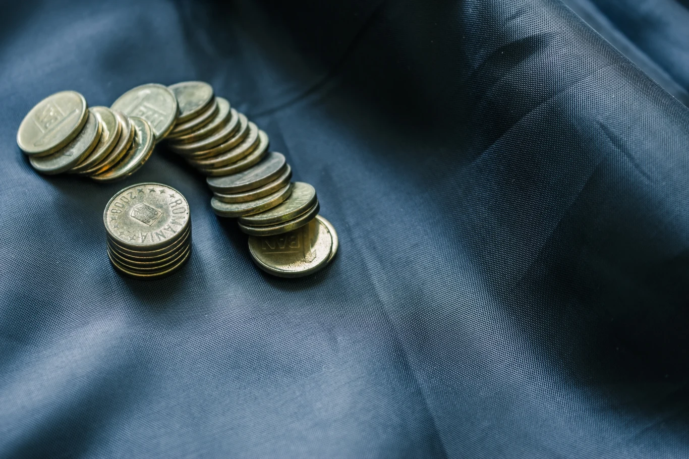 Poprzez podwyższenie stóp procentowych Rumunia dołączyła do innych banków centralnych w naszym regionie, Czech i Węgier Poprzez podwyższenie stóp procentowych Rumunia dołączyła do innych banków centralnych w naszym regionie, Czech i Węgier