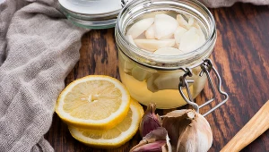 Syrop z czosnku od lat wybierany jest przy przeziębieniu lub grypie