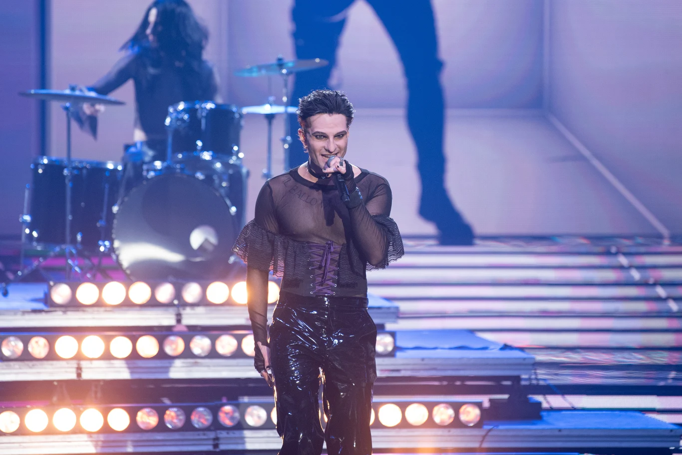 Chris Cugowski jako wokalista Maneskin Chris Cugowski jako wokalista Maneskin