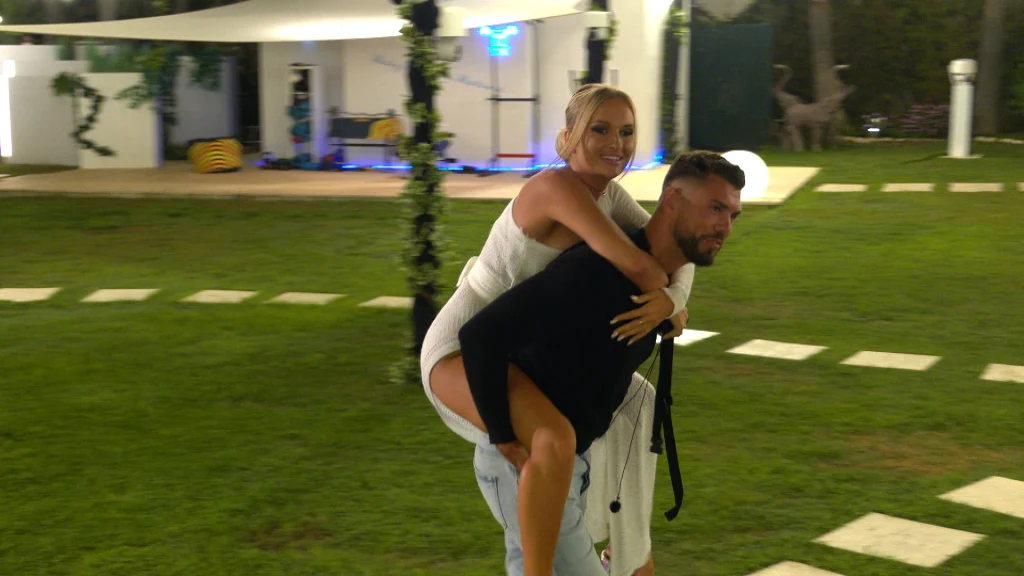 "Love Island. Wyspa Miłości" "Love Island. Wyspa Miłości"