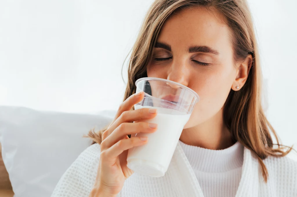 Domowe sposoby na zgagę: Szklanka mleka