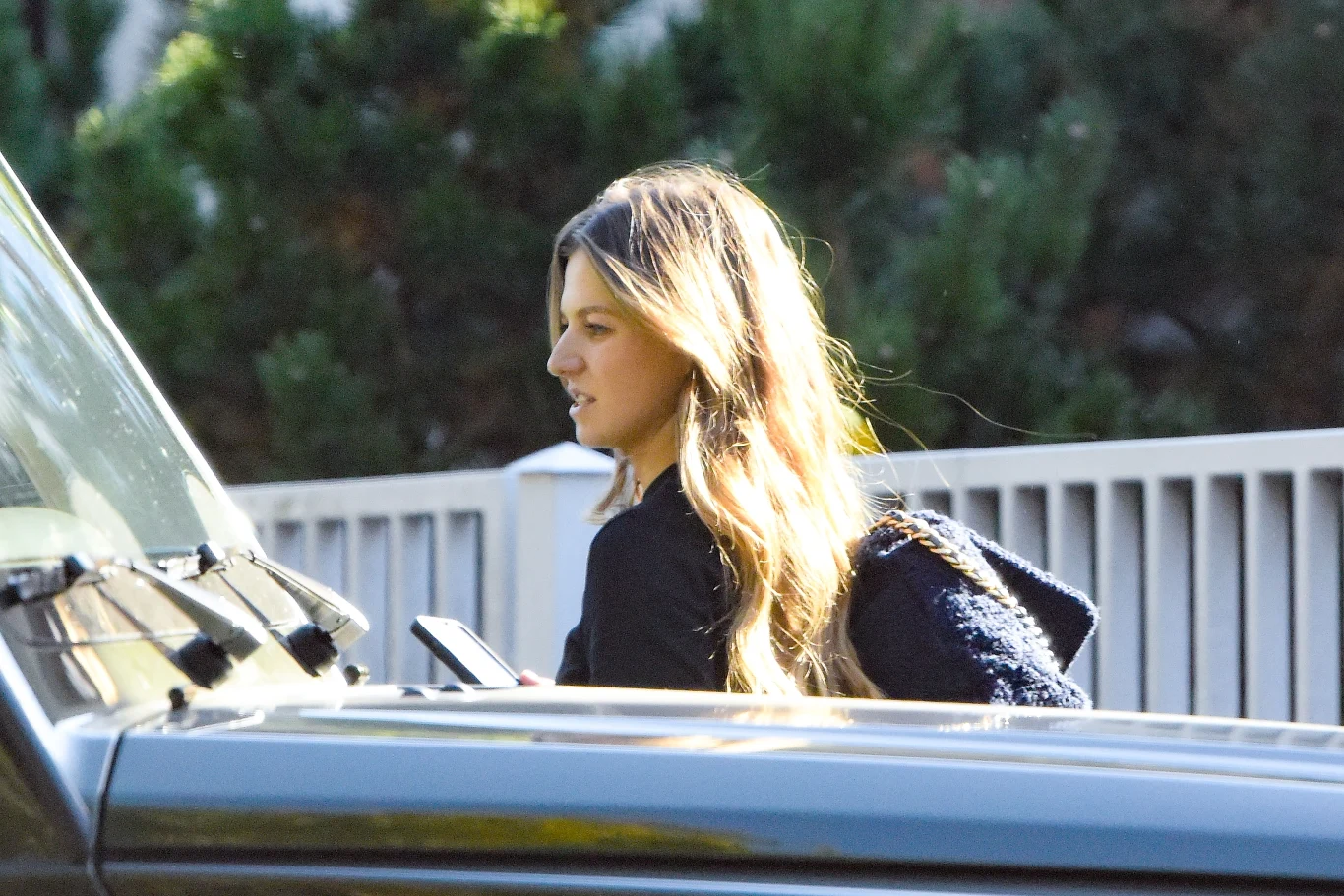 Anna Lewandowska wychodzi z siłowni