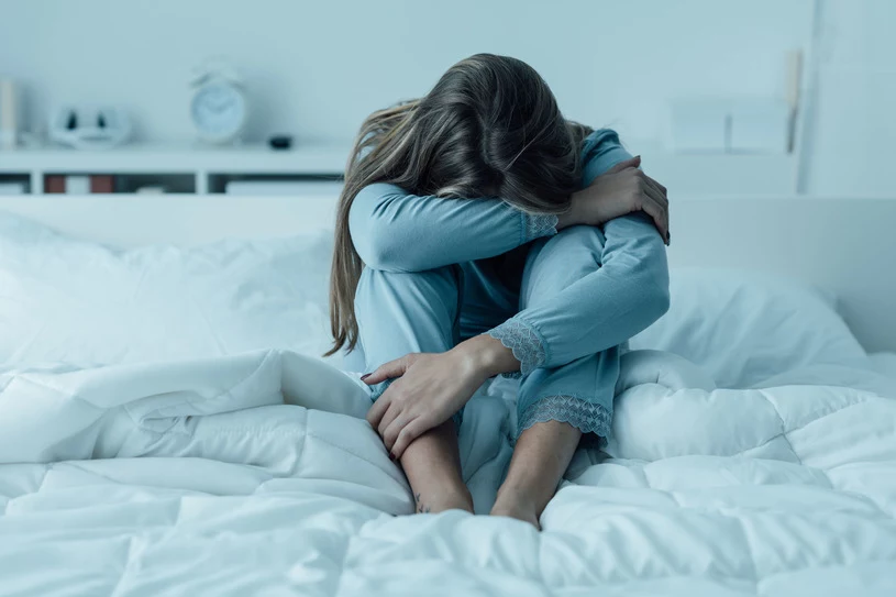 Spokojny sen zależy od dochodów. Polacy im więcej zarabiają, tym lepiej śpią