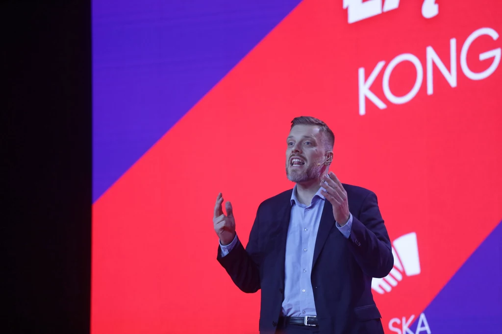 Poseł Lewicy Adrian Zandberg podczas Konwencji Zjednoczeniowej Nowej Lewicy Poseł Lewicy Adrian Zandberg podczas Konwencji Zjednoczeniowej Nowej Lewicy