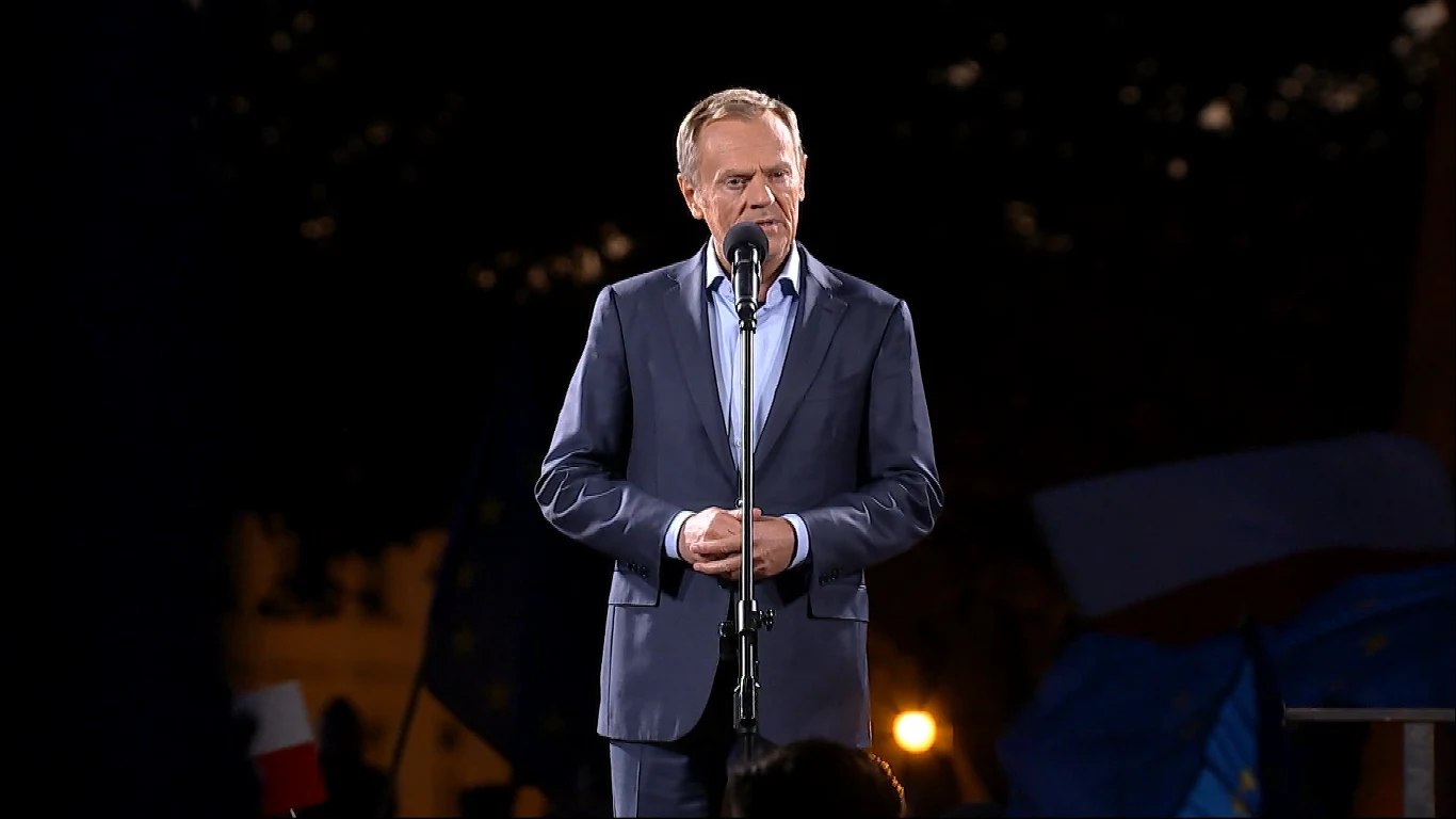 Donald Tusk wzywa na wiec w Gdańsku Donald Tusk wzywa na wiec w Gdańsku