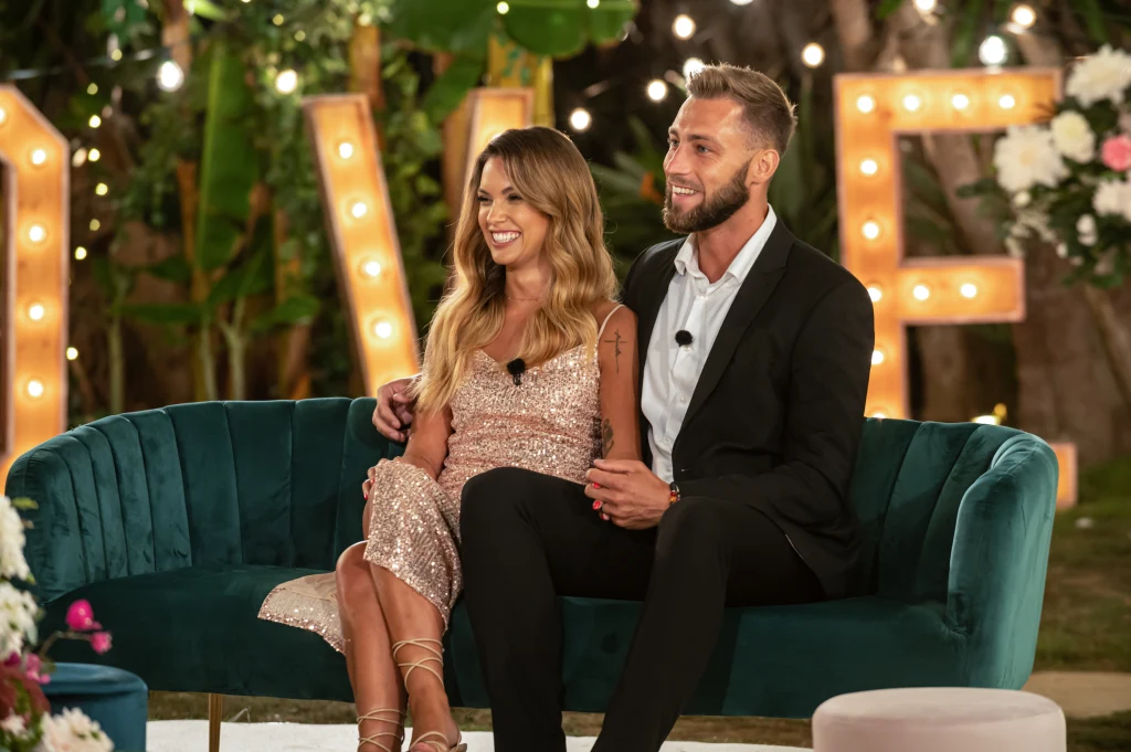 "Love Island. Wyspa Miłości" "Love Island. Wyspa Miłości"