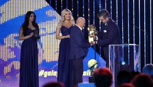 Za podwójną rolę chcieli go ozłocić. Kontrakt na ćwierć miliona?