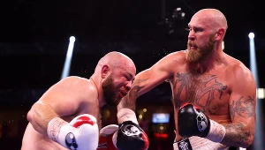 Adam Kownacki (z lewej) w walce z Robertem Heleniusem