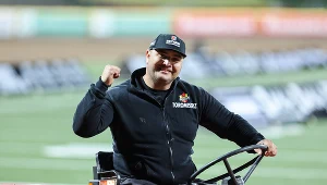 Jeździ traktorem. Kluby PGE Ekstraligi biją się o niego