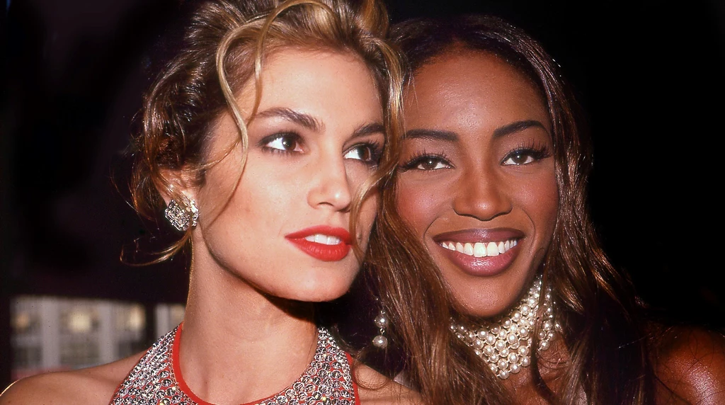 Makijażami Cindy Crawford i Naomi Campbell ponownie zachwycają się blogerki