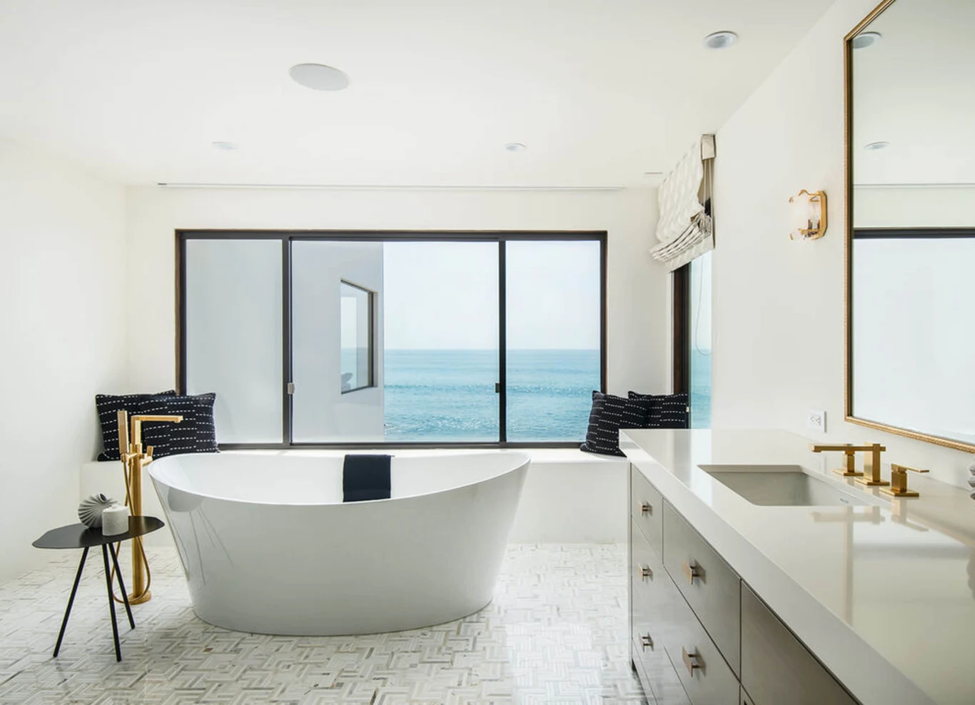 Piosenkarka kupiła go za 13,7 mln dolarów, a więc w ciągu zaledwie trzech miesięcy jego wartość wzrosła o ponad milion dolarów!