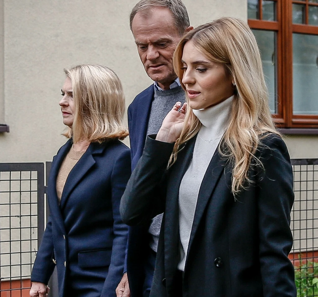 Donald Tusk z żoną i córką
