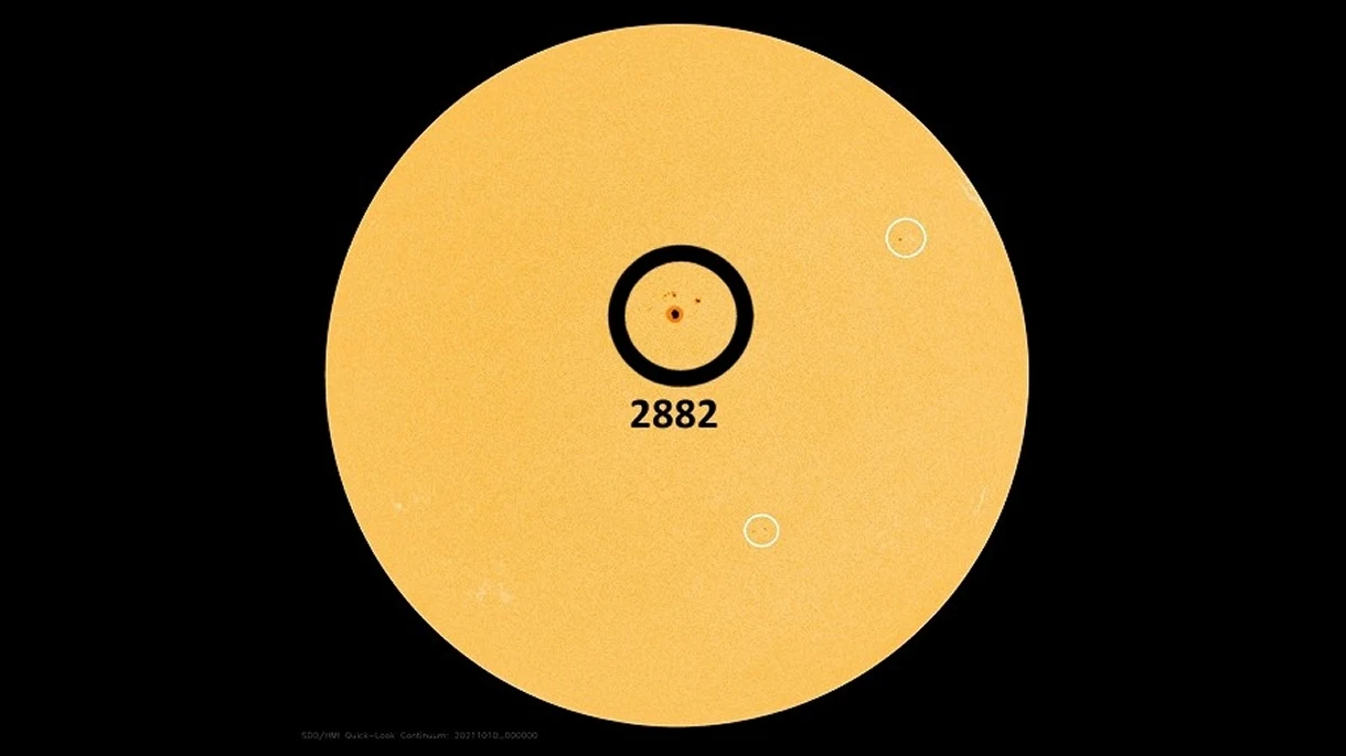Aktywny region na Słońcu o numerze 2882 Aktywny region na Słońcu o numerze 2882