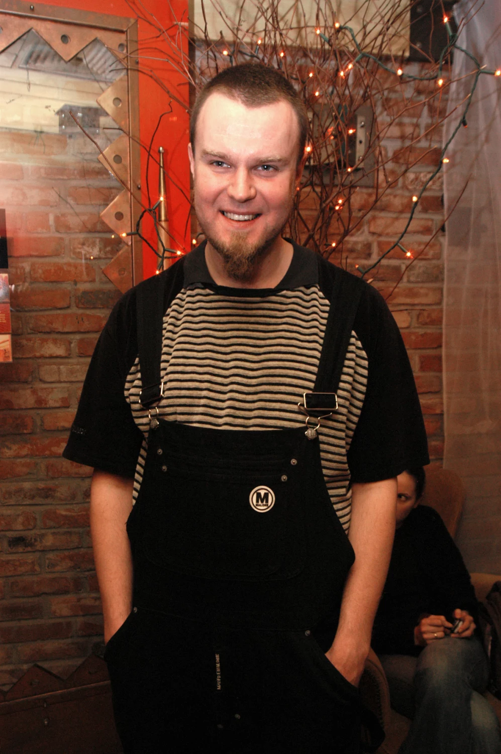 "Dziś dotarła do nas bardzo smutna wiadomość. Niezwykle wartościowy gość" - pisała z kolei współpracująca z DJ-em Novika. "Dziś dotarła do nas bardzo smutna wiadomość. Niezwykle wartościowy gość" - pisała z kolei współpracująca z DJ-em Novika.