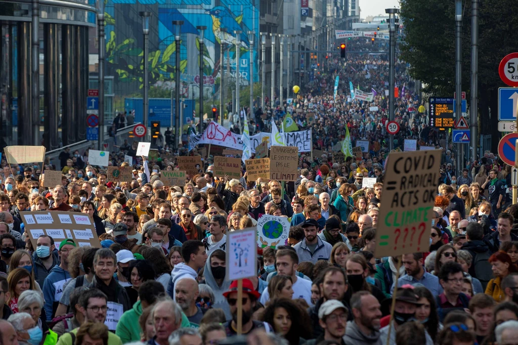 Jeszcze przed rozpoczęciem szczytu COP26 w Glasgow na świecie odbywają się protesty, których celem jest wywarcie presji na politykach