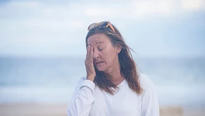 Objawy menopauzy mogą wpłynąć także na zdrowie psychiczne kobiet
