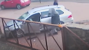 Kierowca był tak pijany, że nie był w stanie ustać na nogach