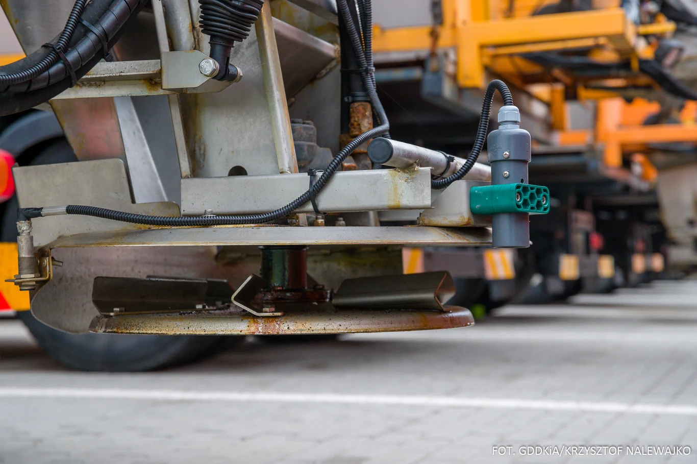 Informacje o zimowej sytuacji na drogach krajowych można śledzić w Internecie albo pod numerem 19111. Informacje o zimowej sytuacji na drogach krajowych można śledzić w Internecie albo pod numerem 19111.