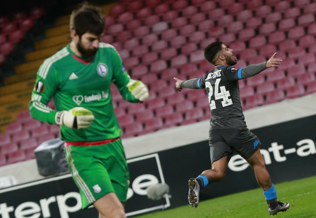 Napoli - Legia. Radość Lorenzo Insigne po strzeleniu gola Legii w 2015 roku Napoli - Legia. Radość Lorenzo Insigne po strzeleniu gola Legii w 2015 roku