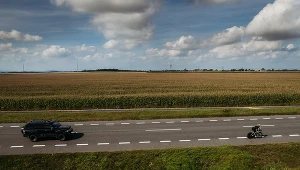 Paweł Miłkowski, ultramaratończyk rowerowy z Sosnowca, pędzi po nowy rekord Polski w dwudziestoczterogodzinnej jeździe rowerem