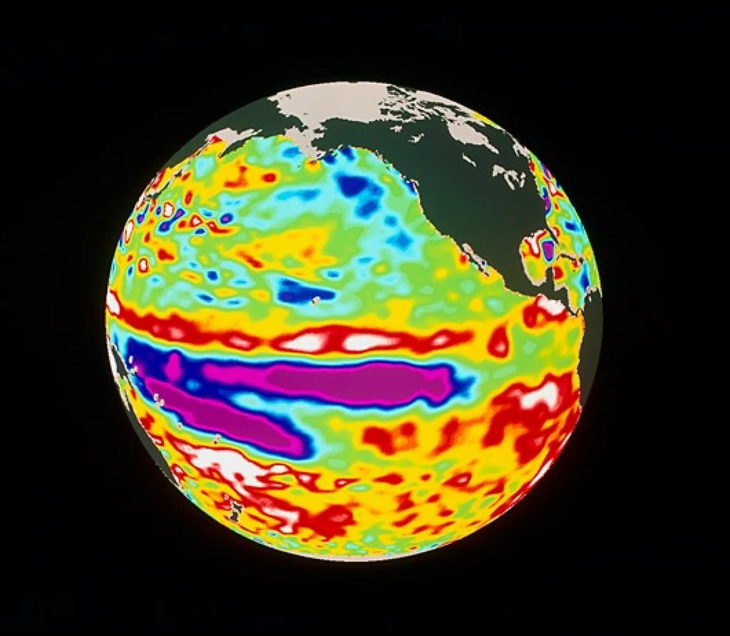 Odczyty satelitarne z 1998, na których widać siłę i zasięg El Nino