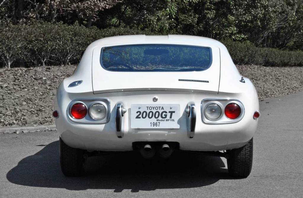 Toyota  2000GT