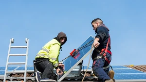 Pierwotnie zmiany w rozliczaniu nadwyżek energii z fotowoltaiki miały wejść w życie 1 stycznia 2022 r.