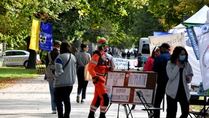 Białe miasteczko - protest pracowników medycznych przed Kancelarią Premiera w Warszawie