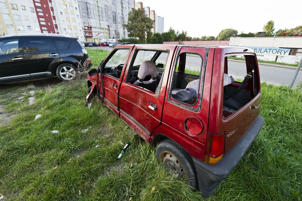 W Polsce aż 10 mln aut istnieje tylko na papierze!