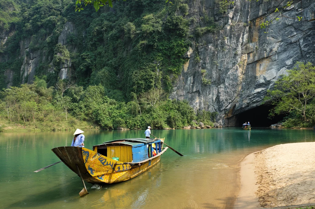 Przez jaskinię Phong Nha płynie jedna z najdłuższych rzek podziemnych świata 