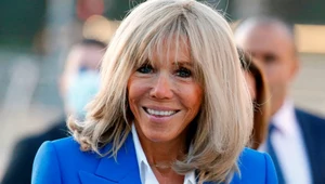 Brigitte Macron w zjawiskowej stylizacji. Idealna dla dojrzałych kobiet!