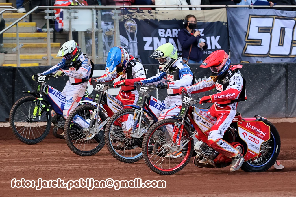 Równy start Polski i Francji Równy start Polski i Francji