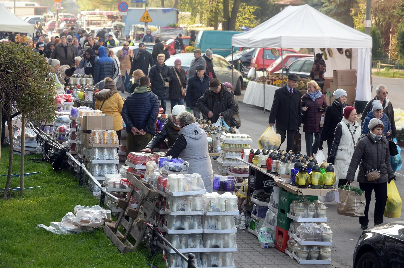 Producenci zniczy mierzą się ze wzrostem cen energii oraz surowców