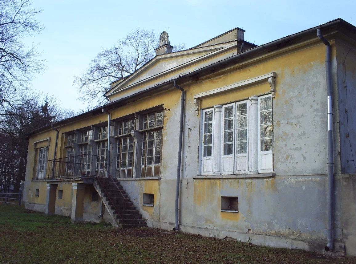 Pałac Stanisława z "Rolnik szuka żony" przed remontem Pałac Stanisława z "Rolnik szuka żony" przed remontem