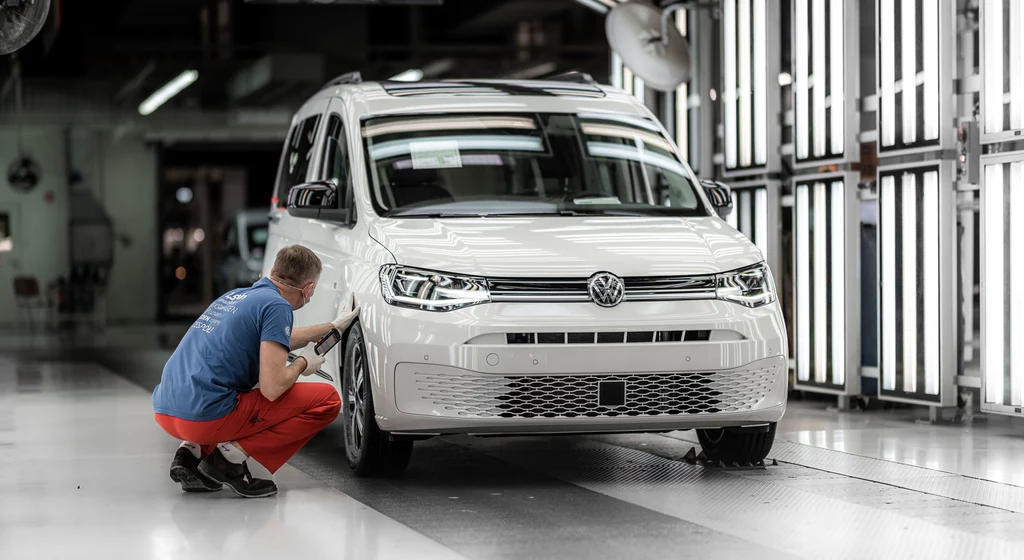 Fabryki Volkswagena we Wrześni i Poznaniu pozostaną zamknięte do końca tygodnia. Sytuacja jest dynamiczna. 