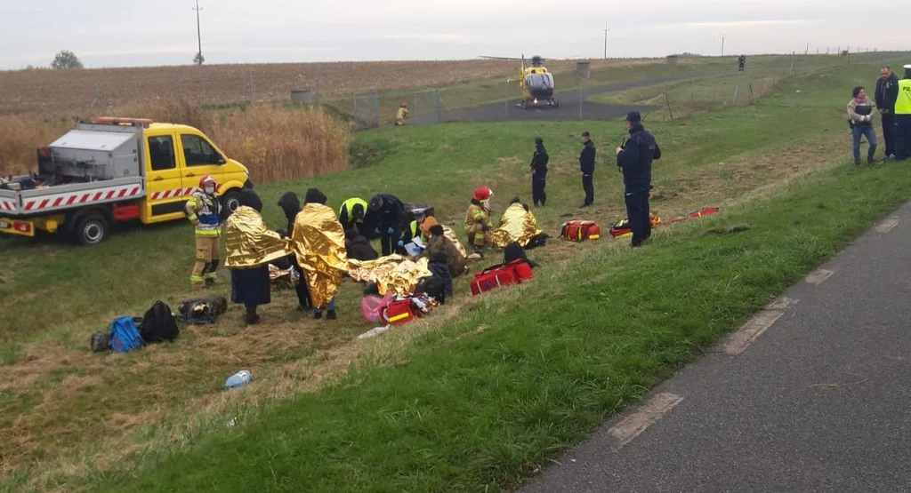 Wypadek busa na autostradzie A2 Wypadek busa na autostradzie A2