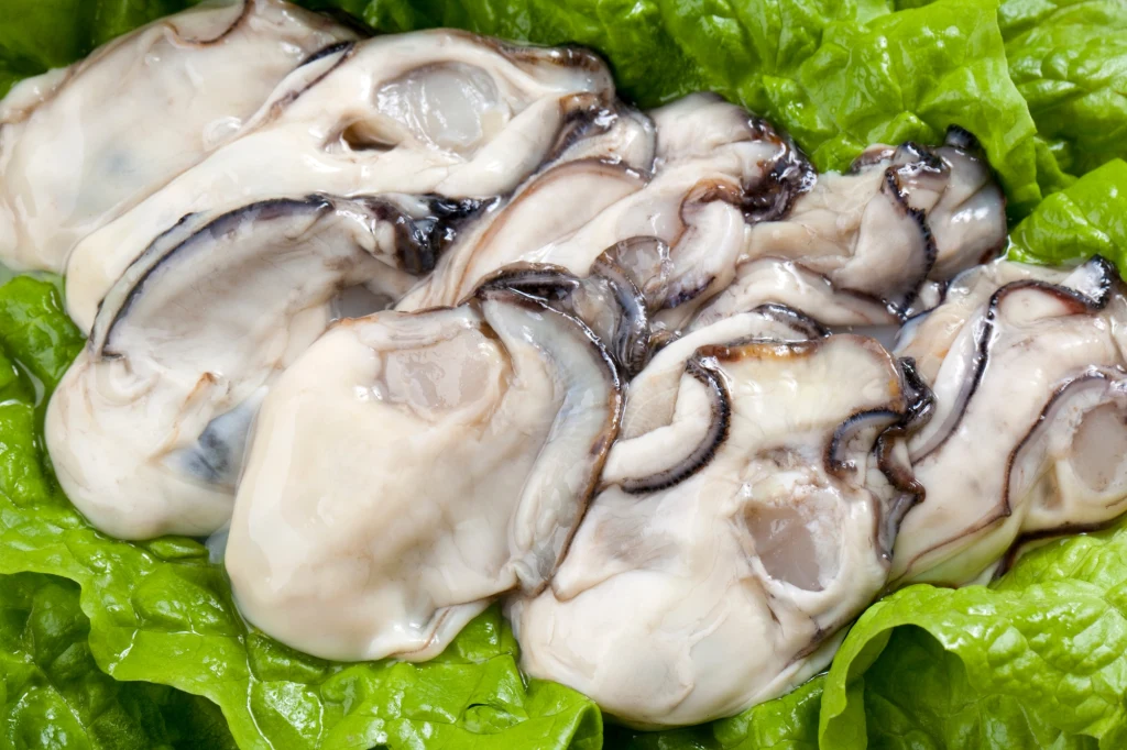 Ostrygi to świetne źródło cynku - tylko one bardzo rzadko, jeśli w ogóle, goszczą na naszych stołach. Cynk znajdziemy też w wołowinie Ostrygi to świetne źródło cynku - tylko one bardzo rzadko, jeśli w ogóle, goszczą na naszych stołach. Cynk znajdziemy też w wołowinie