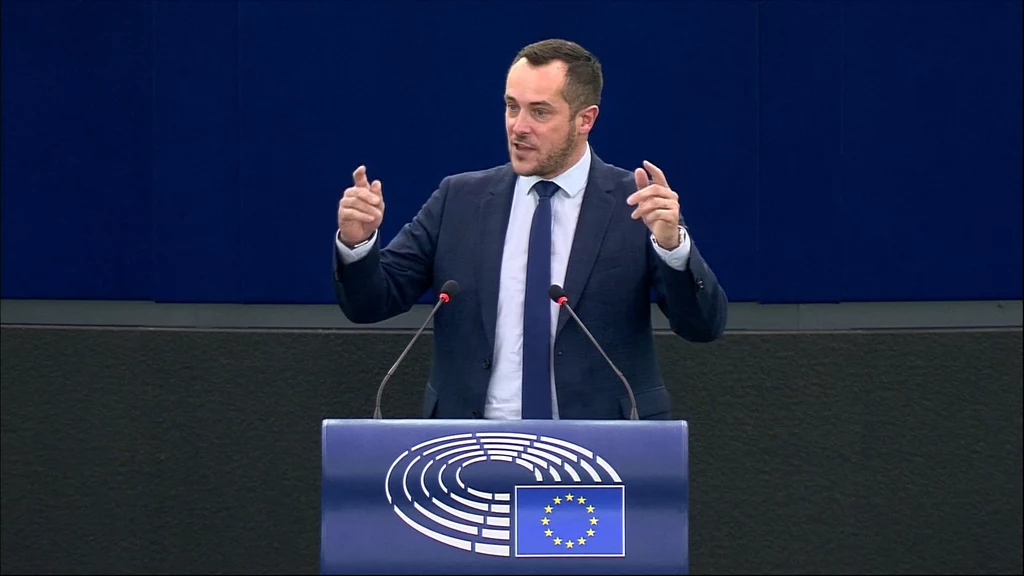 Parlament Europejski. Nicolas Bay, przedstawiciel prawicowej frakcji Tożsamość i Demokracja (ID) Parlament Europejski. Nicolas Bay, przedstawiciel prawicowej frakcji Tożsamość i Demokracja (ID)
