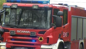 Na miejsce pojechały cztery zastępy strażaków i dwa samochody operacyjne
