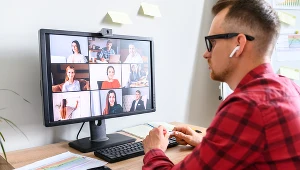 Obawy Polaków związane z powrotem do pracy w biurze wzrosły